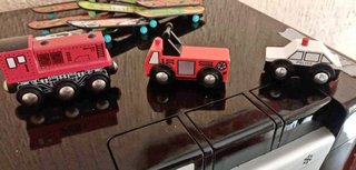 Juego de tren, camión y coche de policía