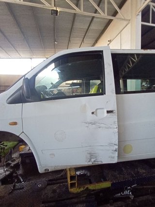 PUERTA DELANTERA IZQUIERDA Mercedes-Benz Vito Furgón (638)
