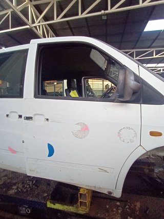 PUERTA DELANTERA DERECHA Mercedes-Benz Vito Furgón (638)