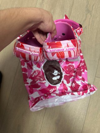 Crocs x Bape Rosa Talla 42