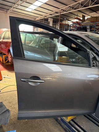 PUERTA DELANTERA DERECHA Renault Megane III Berlina 5P (2008->)