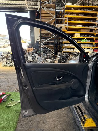 PUERTA DELANTERA IZQUIERDA Renault Megane III Berlina 5P (2008->)