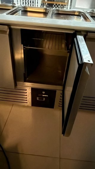 Vitrina expositora hostelería con frigorifico