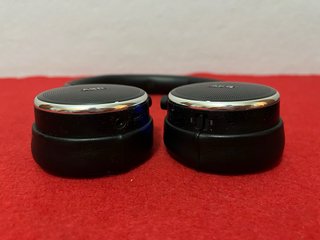 Auriculares Bluetooth AKG N60nc + Funda