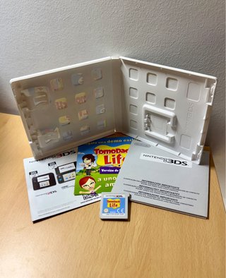 New Nintendo 2DS XL + Tomodachi Life + Accesorios