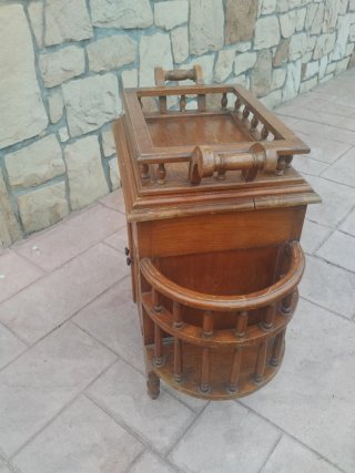 Mueble botellero de madera