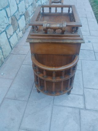 Mueble botellero de madera