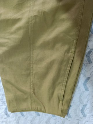 Pantalón mujer olgado verde oliva