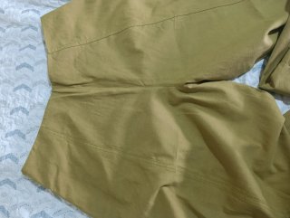 Pantalón mujer olgado verde oliva