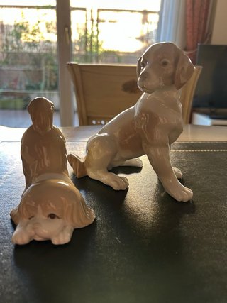 Figuras de porcelana de perros