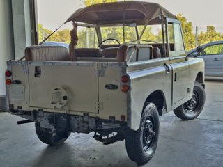 LAND ROVER SANTANA 88 restaurado