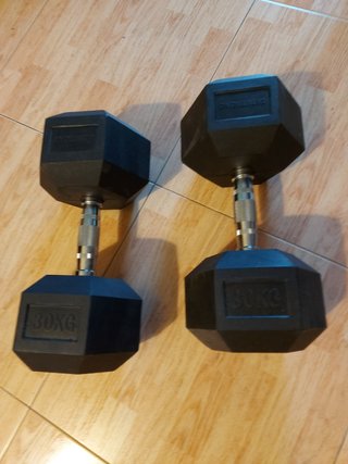 Banco GYM y 2 mancuernas 30 kg