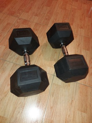 Banco GYM y 2 mancuernas 30 kg