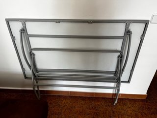 Mesa centro cristal y metal gris