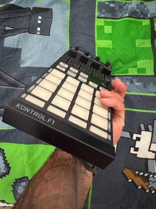 Controlador Native Instruments Traktor Kontrol F1