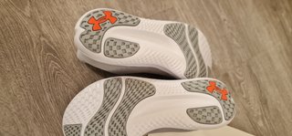 ZAPATILLAS UNDER ARMOUR NUEVAS SIN ESTRENAR