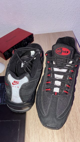 Nike Air Max Negras y Rojas