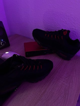 Nike Air Max Negras y Rojas
