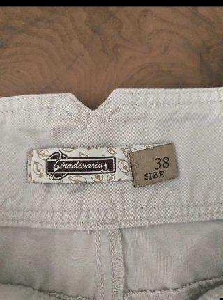 Shorts blancos con botones