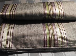Tessuto tenda grigio con righe viola