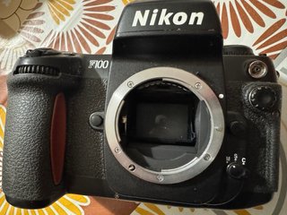 Nikon F100 + Battery Grip + Nikkor 50mm