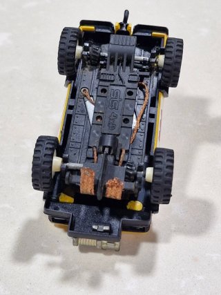 Scalextric Nissan Patrol STS Amarillo