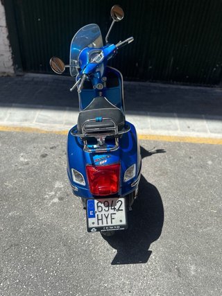 Vespa GTS 125 Azul