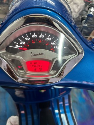 Vespa GTS 125 Azul