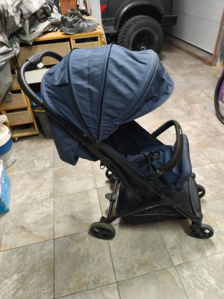Passeggino blu per bambini