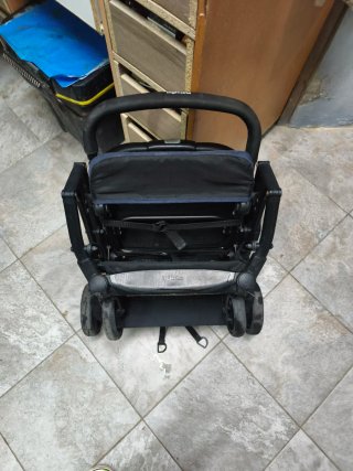 Passeggino blu per bambini