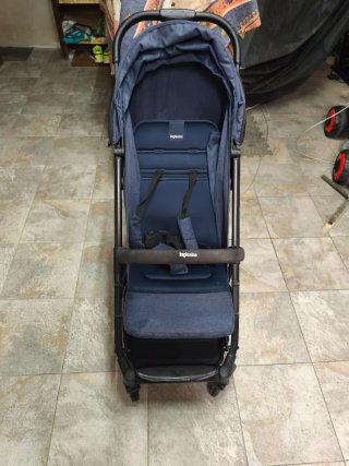 Passeggino blu per bambini