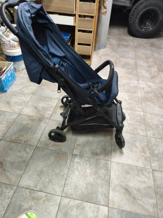 Passeggino blu per bambini