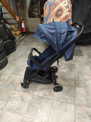 Passeggino blu per bambini
