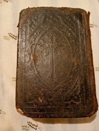Devocionario antiguo dedicado a la Virgen María