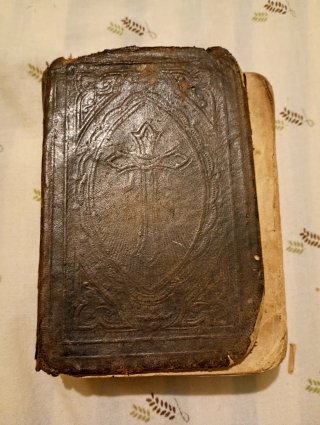 Devocionario antiguo dedicado a la Virgen María