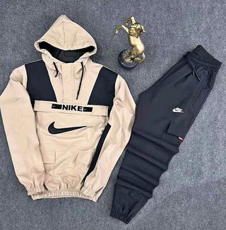 Conjunto Nike impermeable beige y negro
