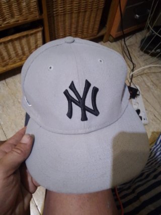 Gorra New York Yankees Gris vale 40 por 15