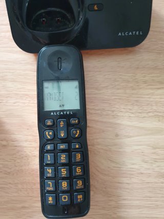 Teléfonos Inalámbricos Alcatel Negros y Naranjas