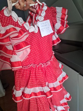 Vestido de niña rojo con lunares