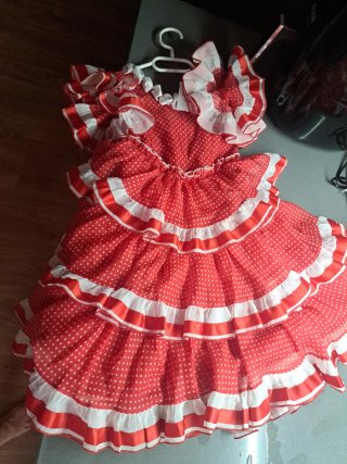 Vestido de niña rojo con lunares