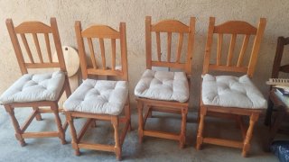 Juego de 5 sillas de madera