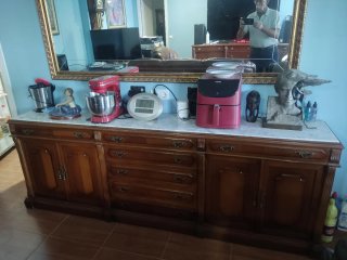 Dormitorios completos y salón ,se escucha ofertas