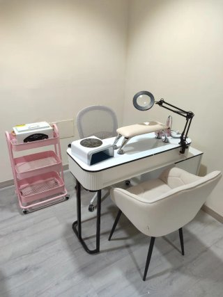 Alquiler salón de uñas (sin traspaso)