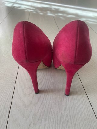 Zapatos Bershka tacón y plataforma fucsia