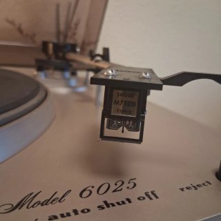 Giradischi Marantz con capsula e ago Shure