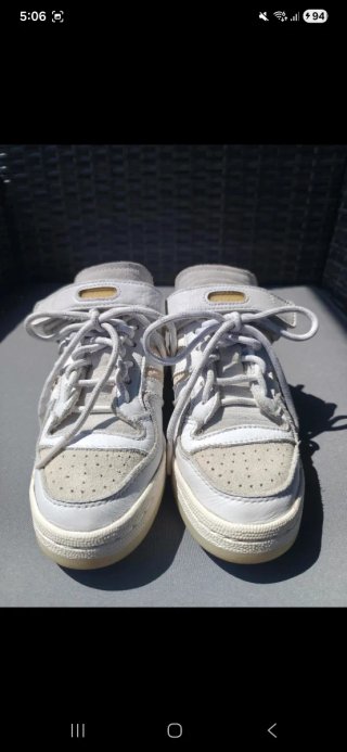 Zapatillas Adidas Forum Blancas y Beige