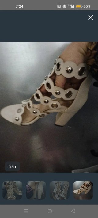 Sandalias de tiras blancas y doradas T39