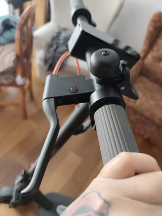 Patinete eléctrico negro