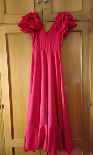 Traje de flamenca rojo con volante. Regalo pico .