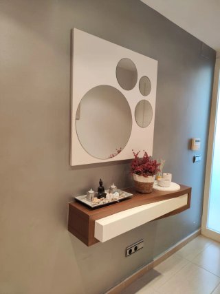 Mueble recibidor madera y cristal